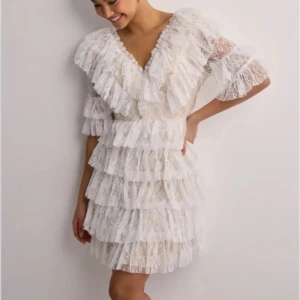 By malina  - Helt oanvänd klänning med prislappen kvar🩷 helt perfekt inför student🩷