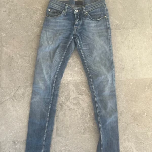 Jeans från Tiger of Sweden  - Blåa Jeans från Tiger of Sweden| Skick: 9/10 Storlek:30/34 Hör av er vid minsta fundering! 