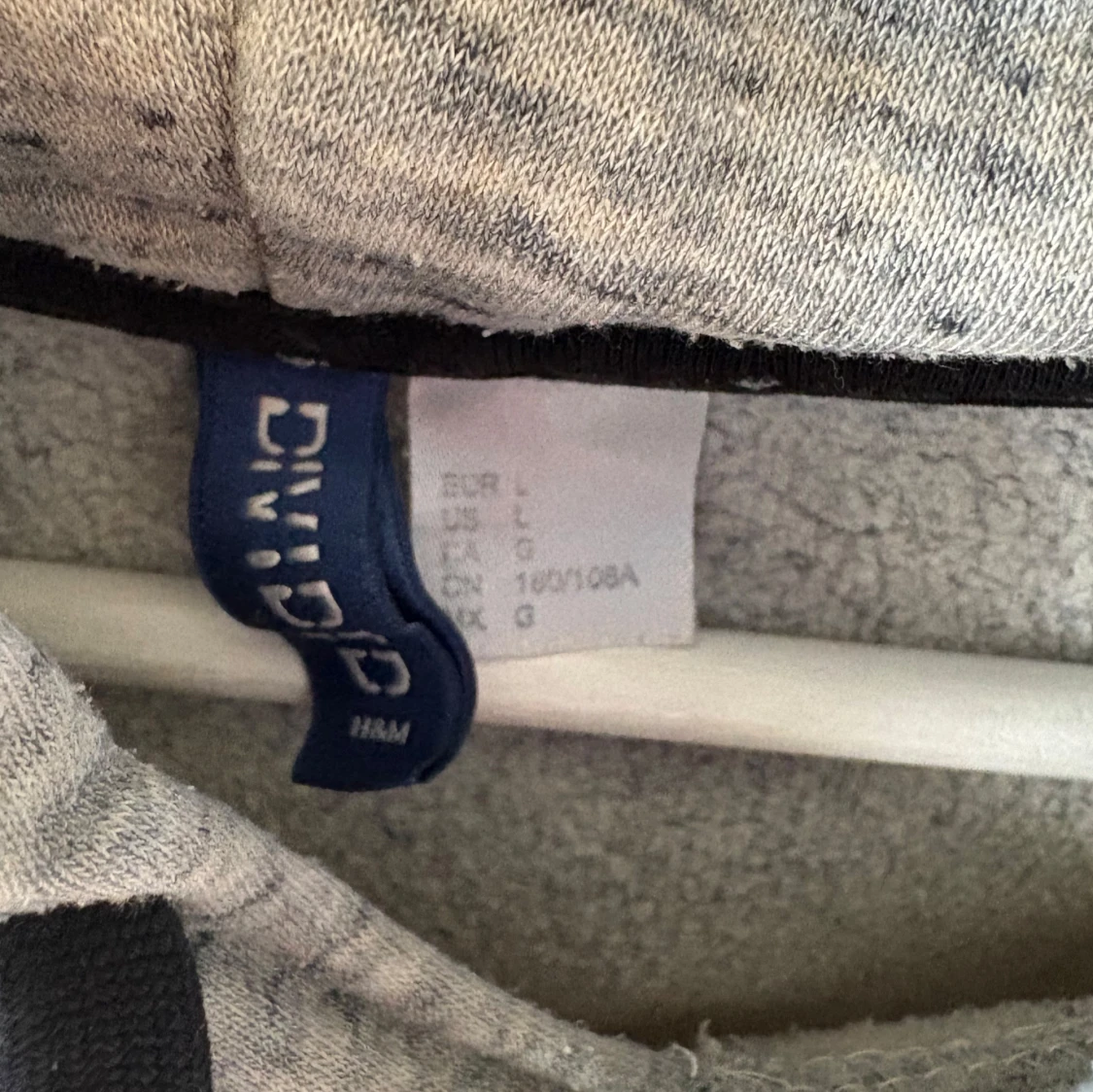 Grå hoodie från H&M - 2
