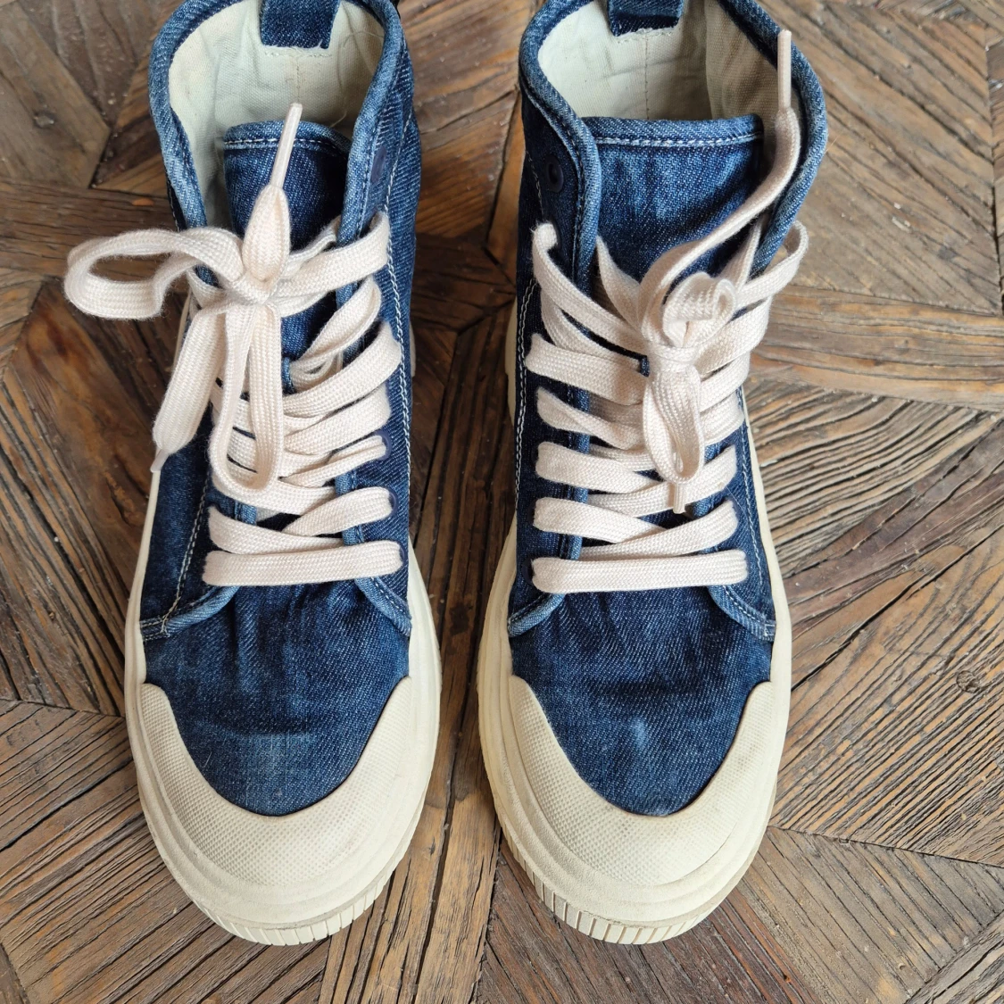 Chunky denim sneakers med vit sula - 1