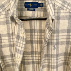 skjorta från Ralph Lauren - Fin skjorta från RL. Sparsamt snvänd!