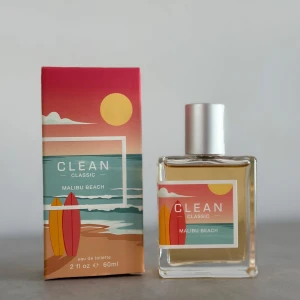 Clean malibu beach 60ml - Parfym från Clean, malibu beach 60ml 🥥🌺Testad, se mängd kvar på bilden ☀️