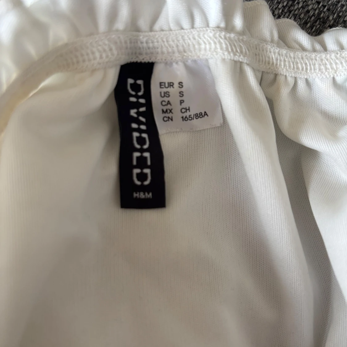 Vit offshoulder klänning från H&M Divided - 2