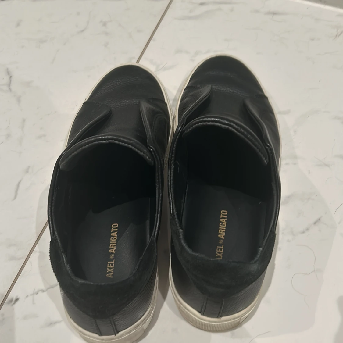 Svarta sneakers från Axel Arigato - 2