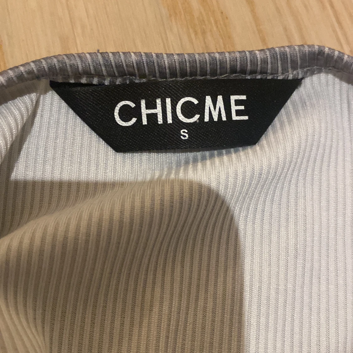 Randig långärmad topp med axelcutouts från ChicMe - 2