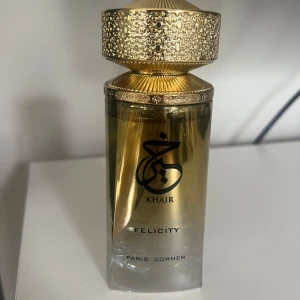 Paris Corner Khair Felicity - Knappast använd, se bild för hur mycket 