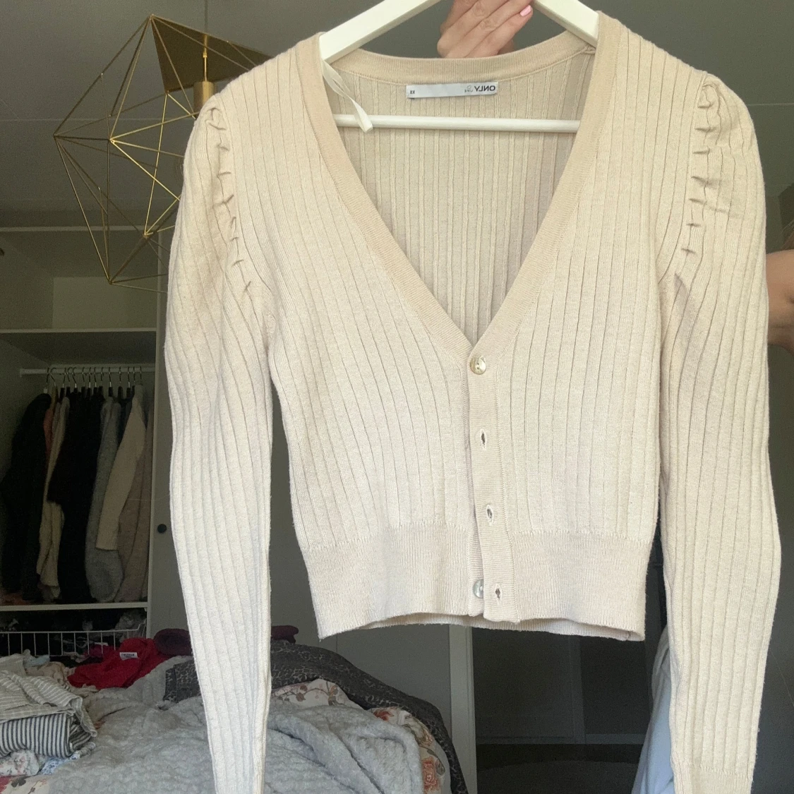 Beige ribbad kofta från ONLY