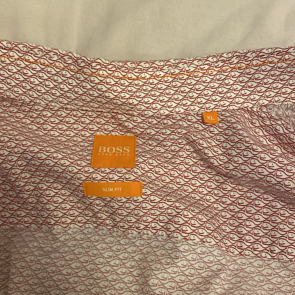 Rödvit mönstrad skjorta från BOSS - 2