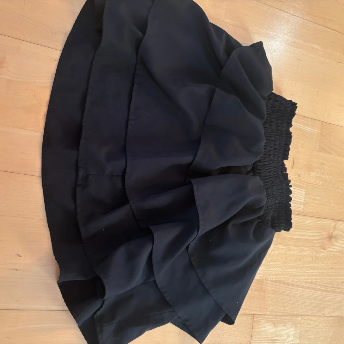 Svart volangkjol från H&M