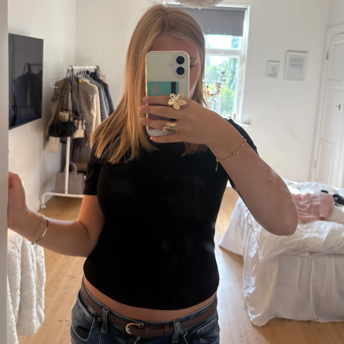 Svart stickad kortärmad tröja