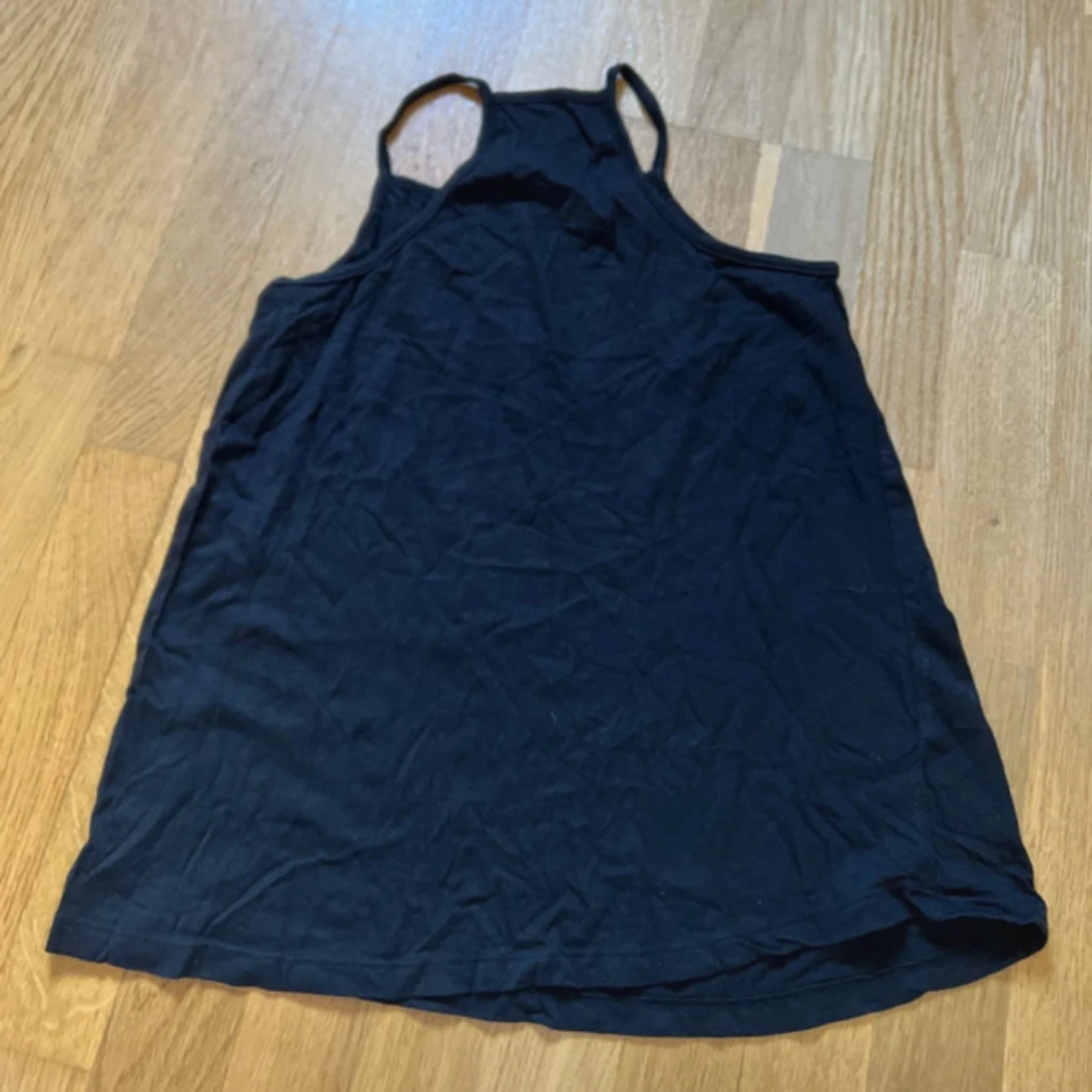 Svart linnetopp med texttryck - 1