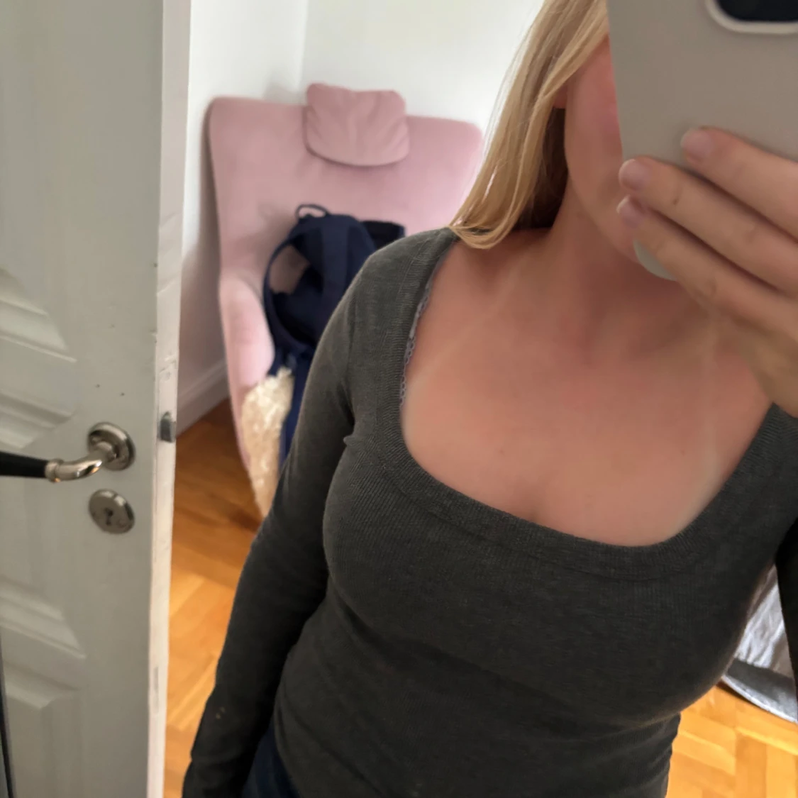 Mörkgrå ribbad långärmad tröja - 1