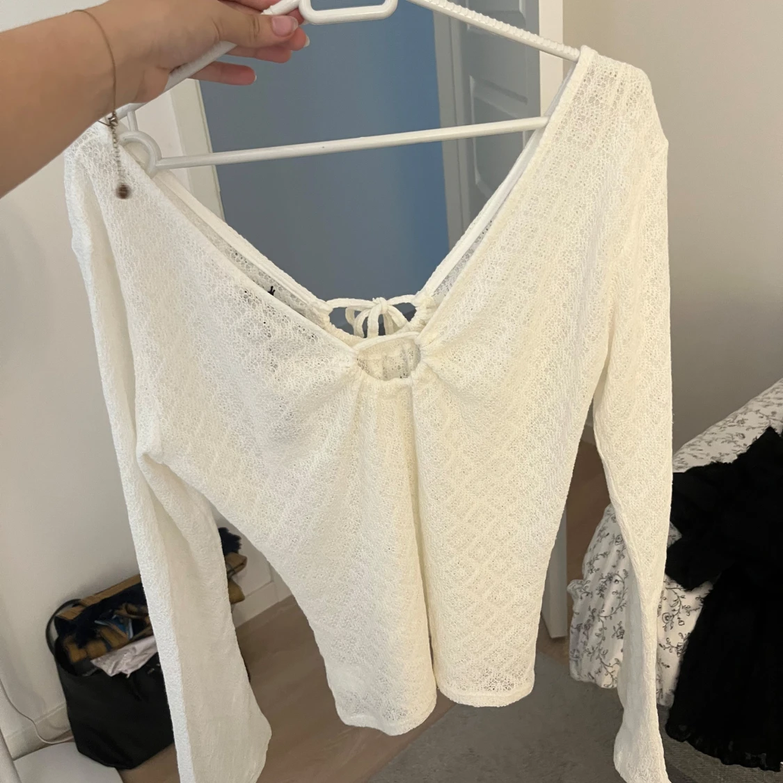 Vit långärmad topp från Bik Bok - 1