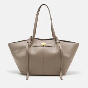Beige väska  - Reserverad just nu. 🩷