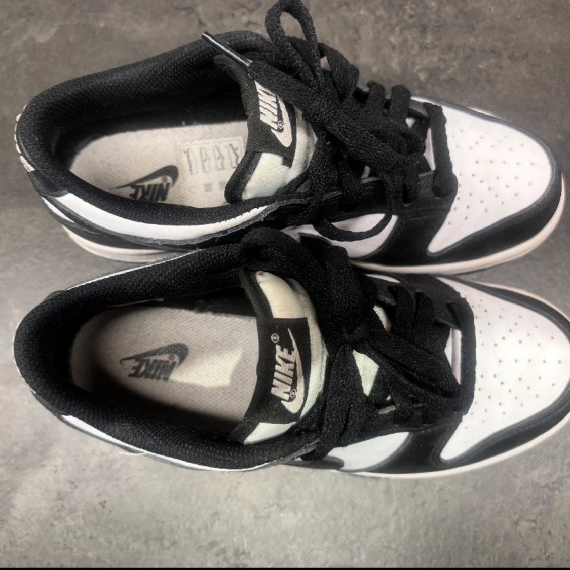 Nike Dunk Low svart/vit sneakers - 1