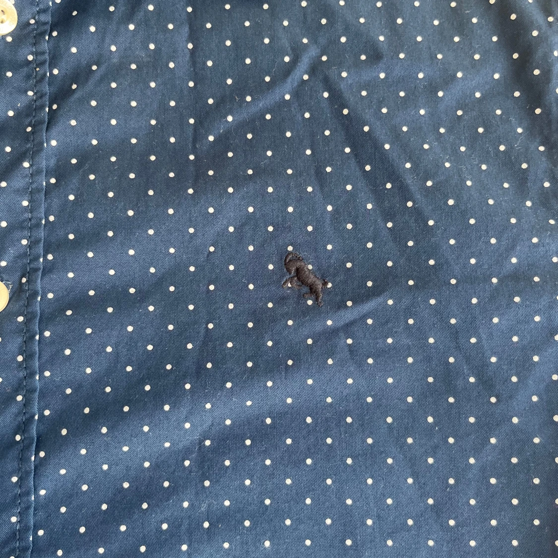 Mörkblå prickig skjorta från H&M L.O.G.G. - 3