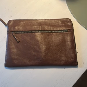 Datorfodral 13’tum från still - Köpte dator fodralet för 1000:-. Jag har inte användit det mer än en månad pga av att jag fick en 15’tums dator som inte passade fodralet