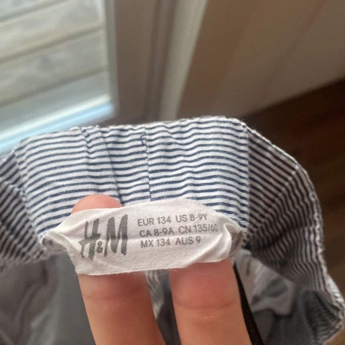Randiga blå shorts från H&M - 2