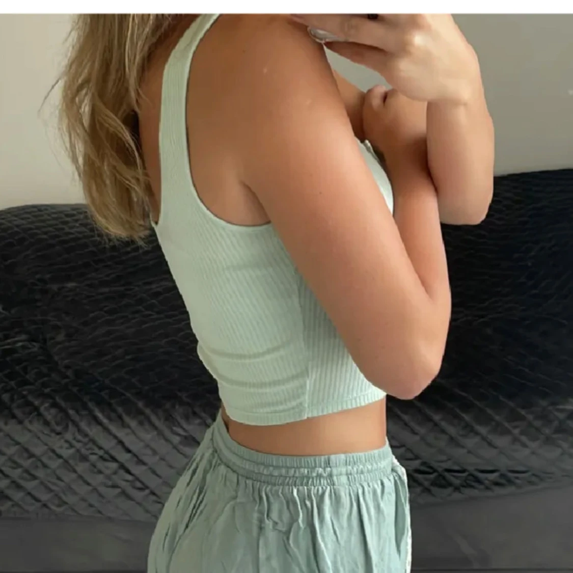 Mintgrön ribbad croppad linnetopp - 1