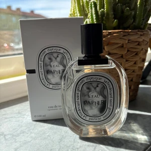 Diptyque L'Eau Papier EdT 100ml - Diptyque L'Eau Papier Eau de Toilette, hudnära doft med risnot. Helt ny 100ml. Nypris 1680. 