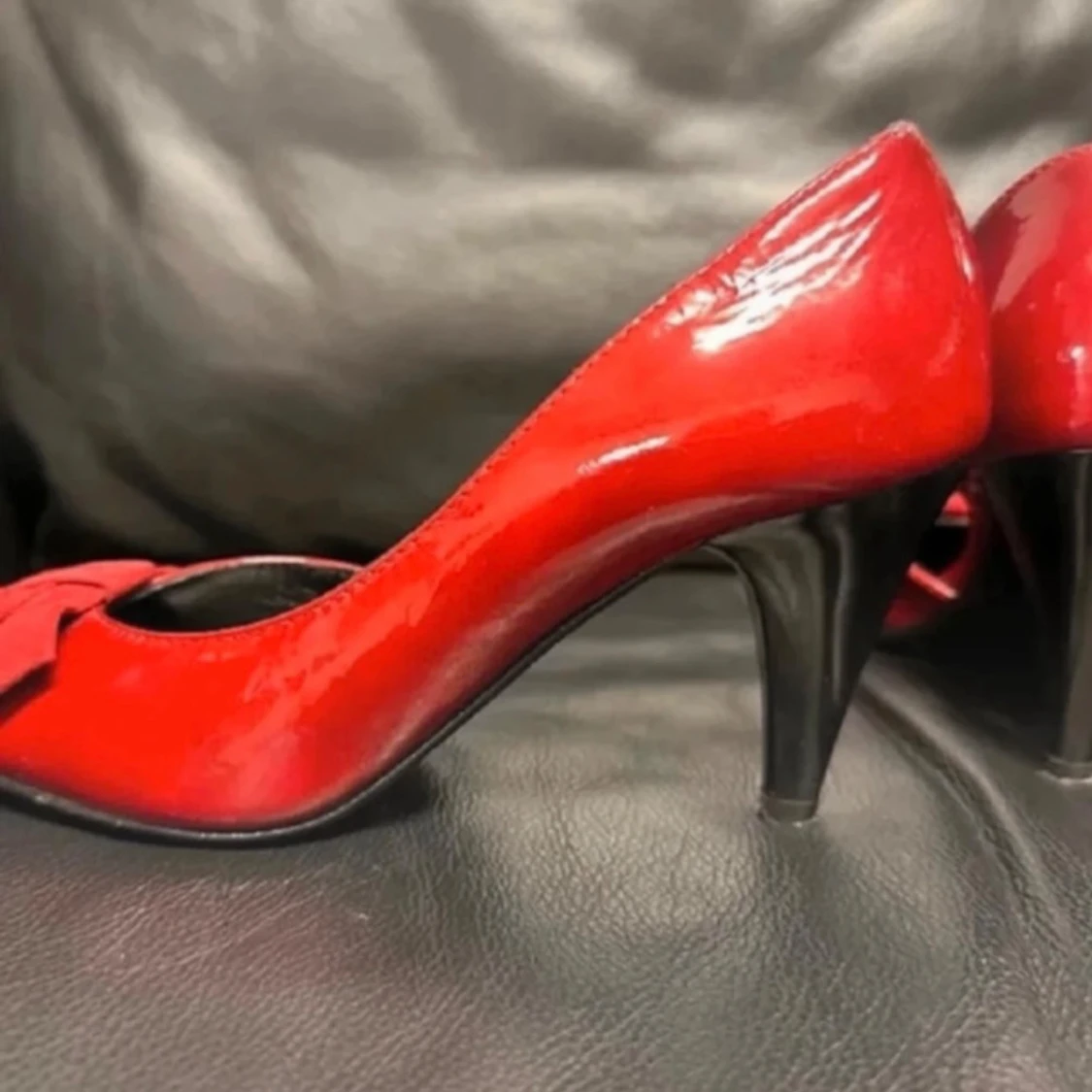 Klarröda 50-talsklackar i lack med mockarosett - stl 35 - Pinup - Retro - Rockabilly  - 2