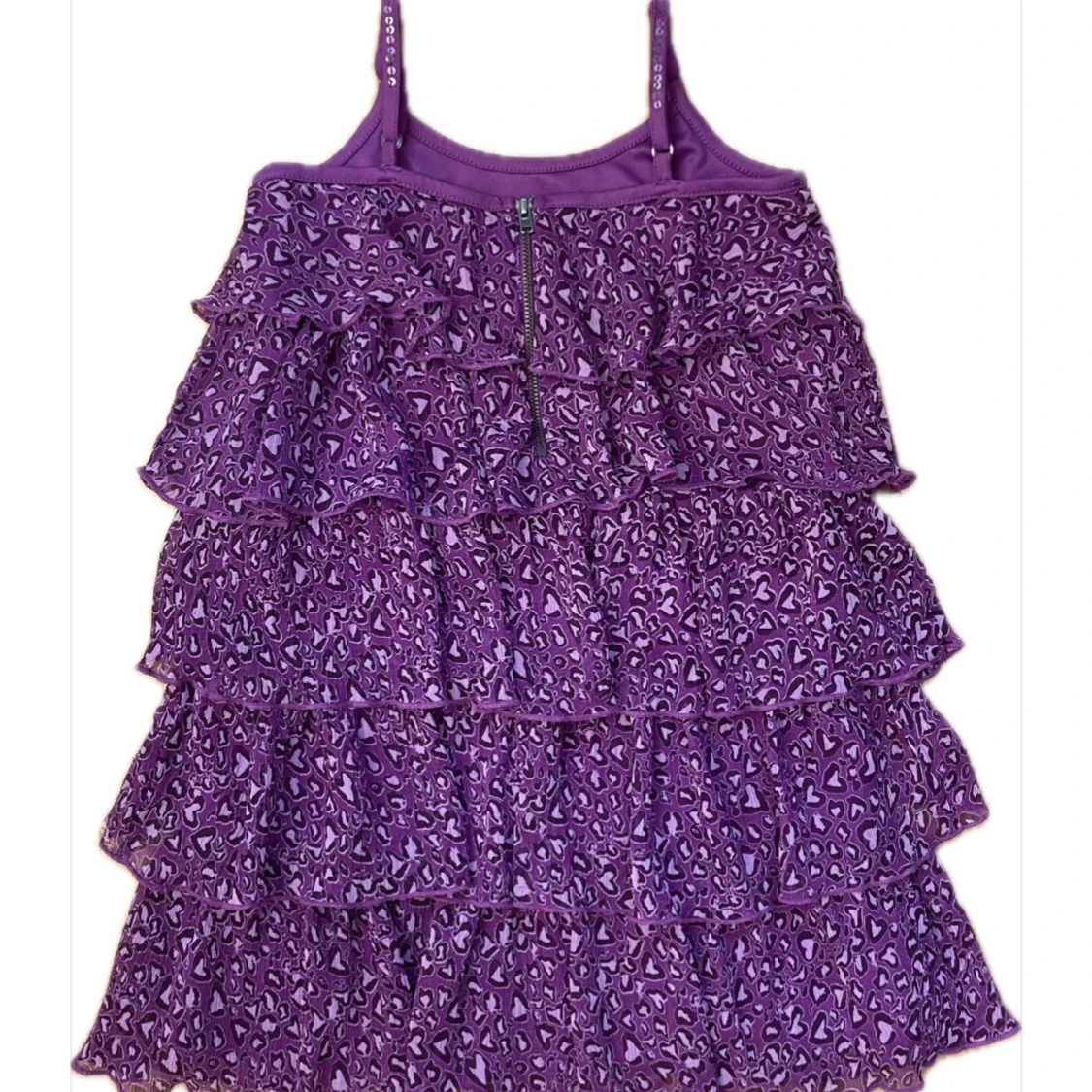 Lila volangklänning med hjärtmönster - 1