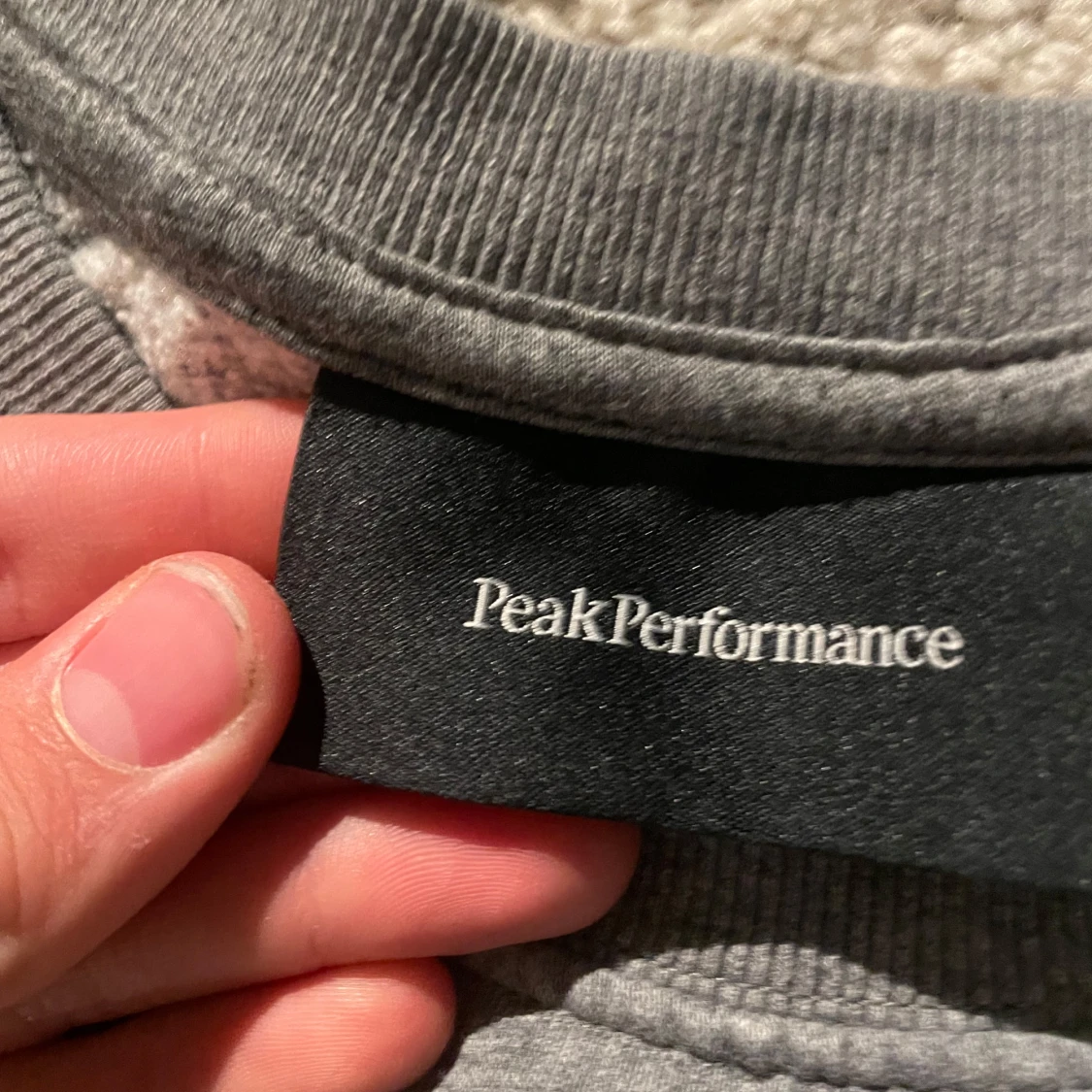 Grå Peak Performance tröja - 2