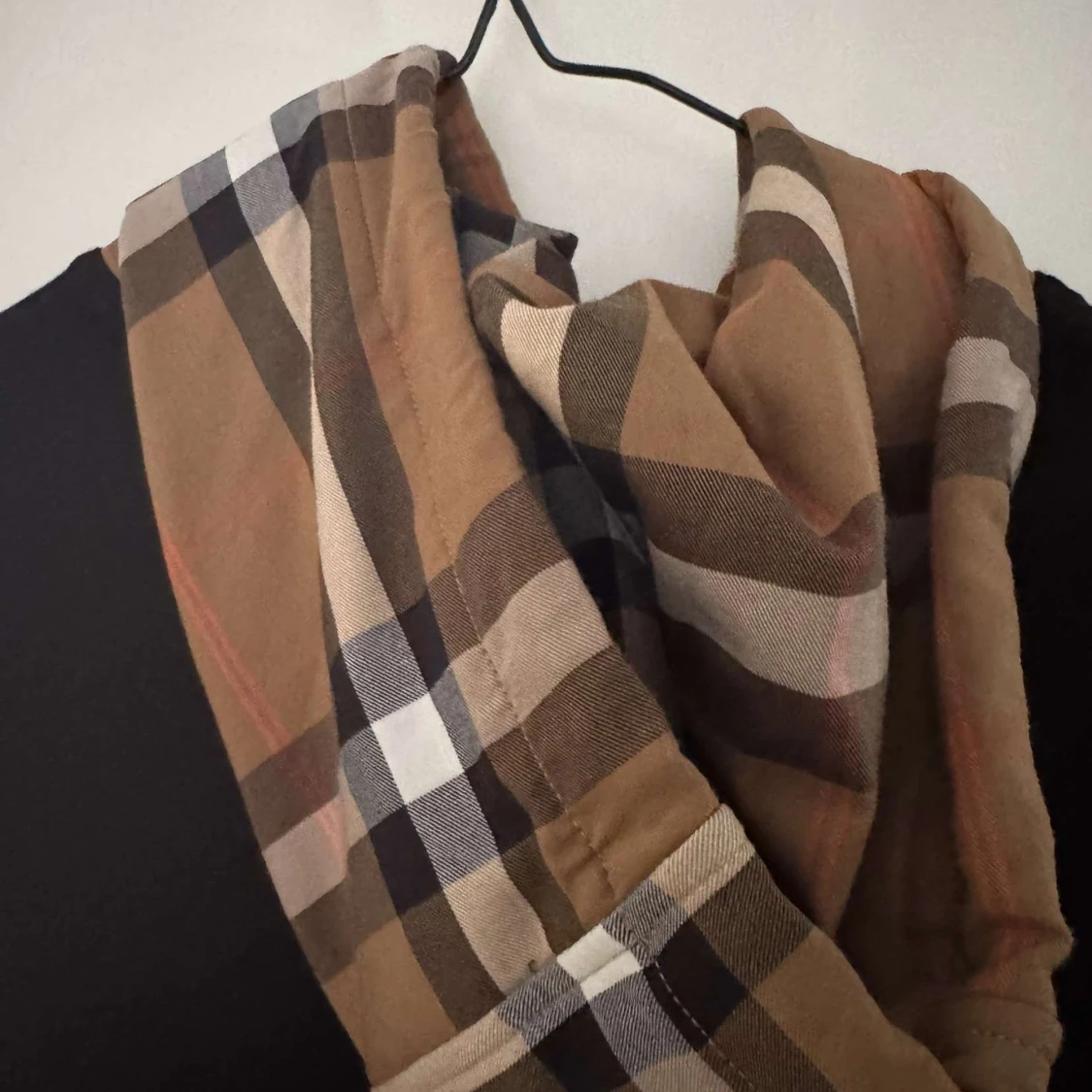 Svart hoodie med rutig huva Burberry - 3