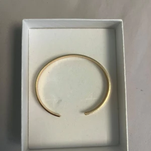 Metall armband  - Guld färgat armband 