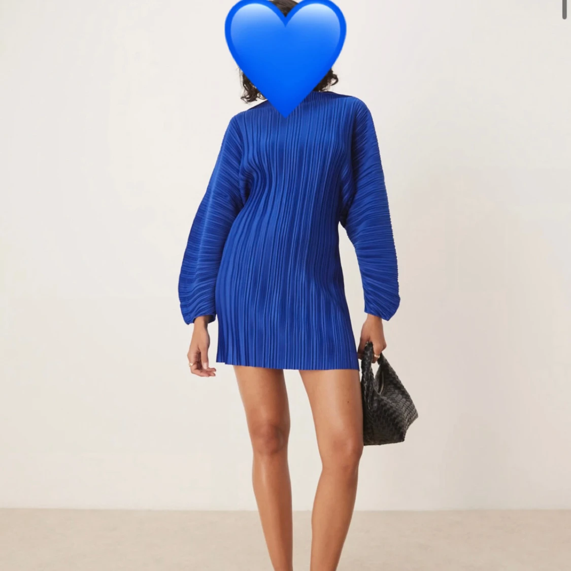 Blå plisserad kortklänning - 1