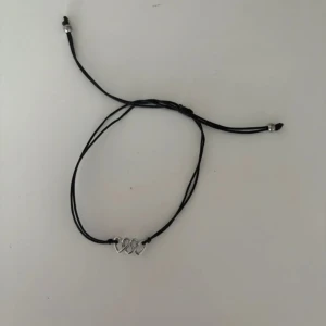 Armband - Säljer denna då den inte används.  Pris går att diskuteras.