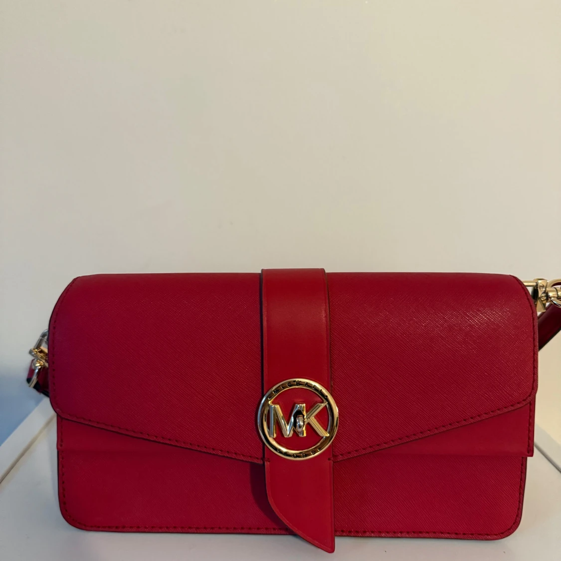 Röd axelväska från Michael Kors