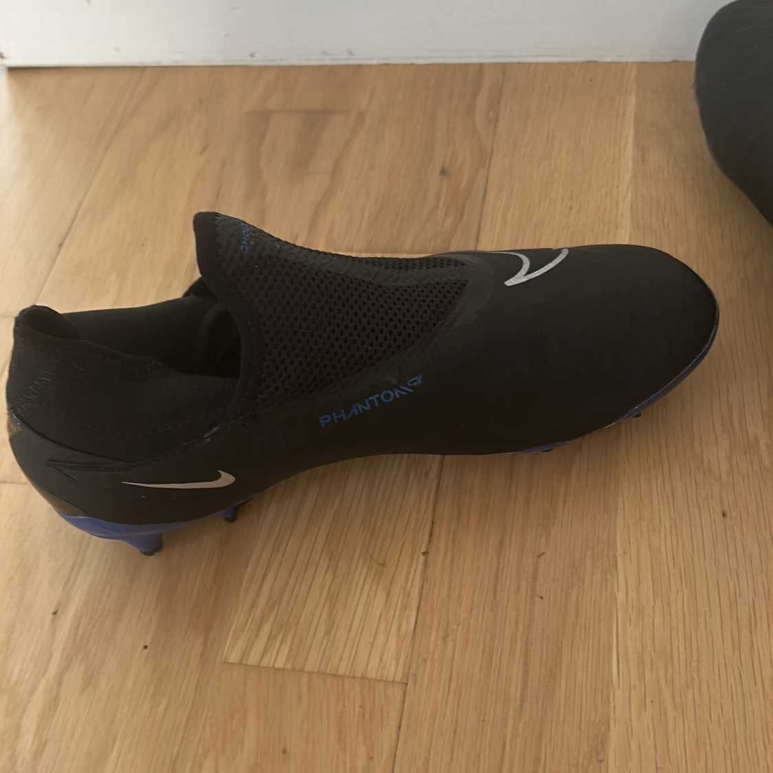 NIKE PHANTOM GX PRO FG SHADOW - SVART/CHROME/HYPER ROYAL - 2