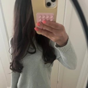 Ljusgrön stickad tröja - Tunstikad tröja i pistaschgrön stolek xs 