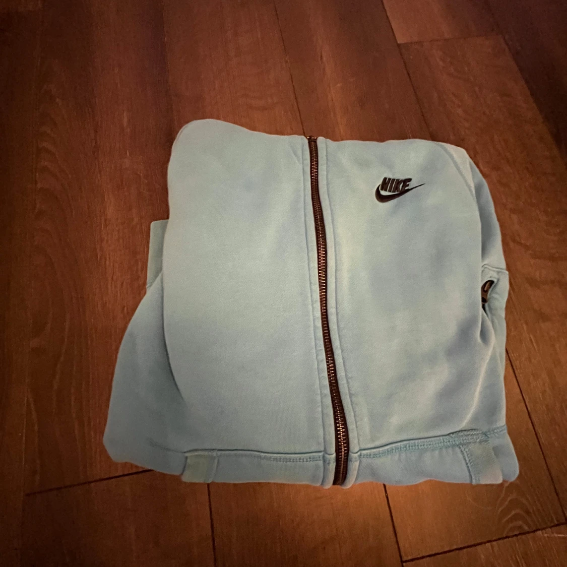 Ljusblå Nike hoodie med dragkedja - 2