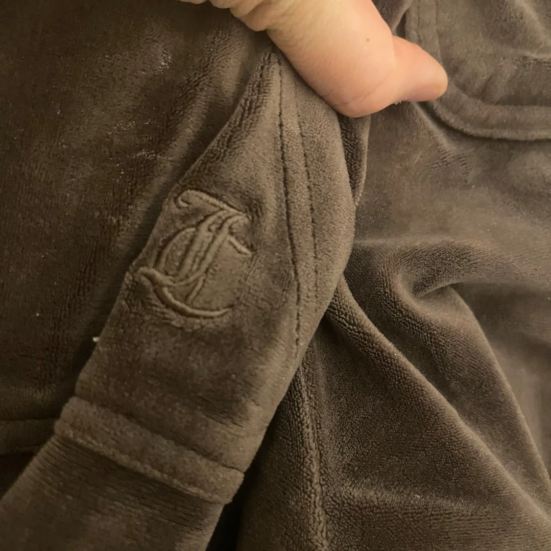 Bruna velourbyxor från Juicy Couture - 3