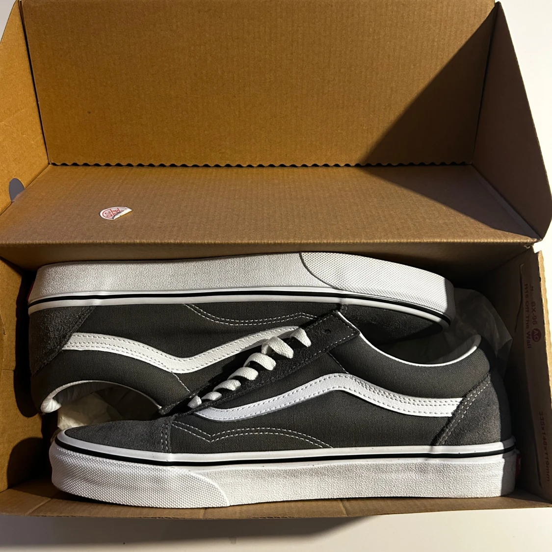 Gråa Vans Old Skool sneakers - 1