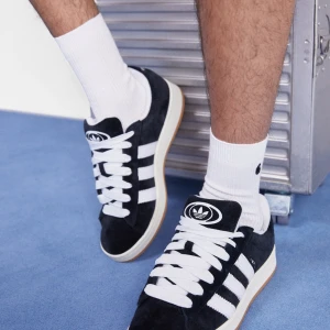 Campus adidas intressekoll - Intressekoll, helt nya aldrig använda men har slängt iväg kartongen. Pris kan diskuteras vid snabbt köp.