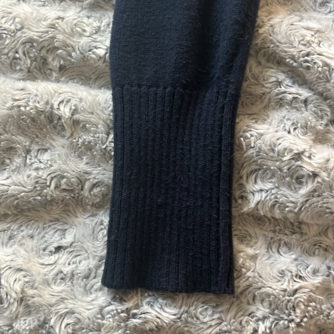 Mörkblå zip tröja från Gina Tricot  - 1