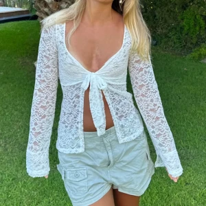 Design by si blus  - Så så så fin vit blus från design by si🥰❤️