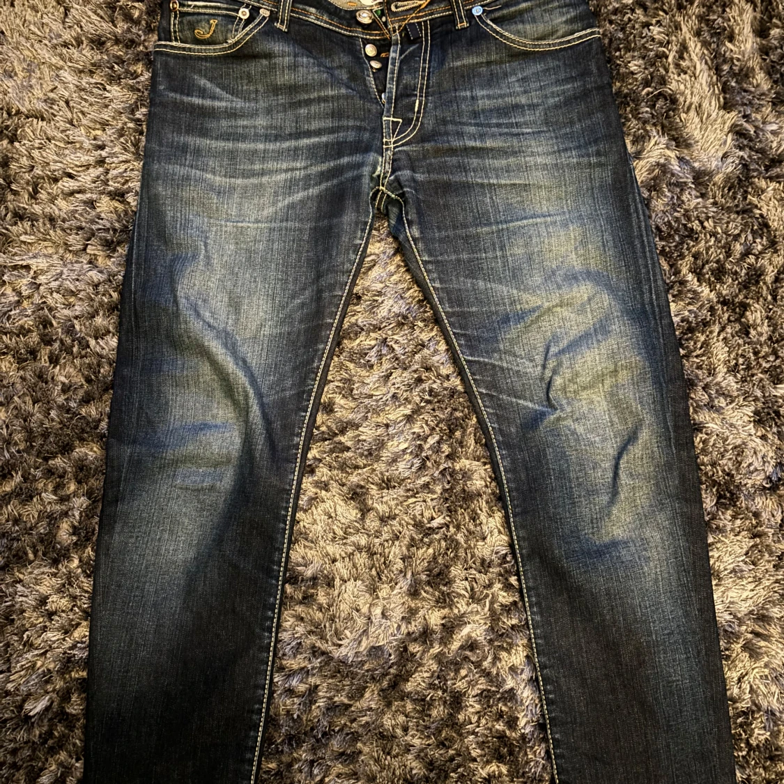 Mörkblå jeans från Jacob Cohen