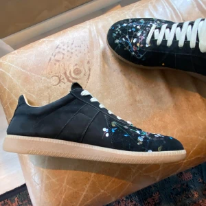 Maison marigela gats paint splatter - Maison margiela gats med paint splatter, sjukt sköna skor. De sitter bättre än några andra skor på marknaden enligt mig.