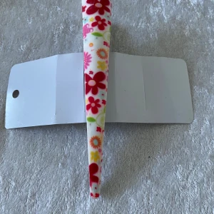 Stor Hårklämmor  / Hårspänne med färgglatt blommönster - 49kr/st helt ny 