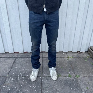 Nudie jeans  - Nudie jeans - Modell: Grim Tim - Storlek: W29/L32 - skick: 9/10 - Nypris runt 2000kr