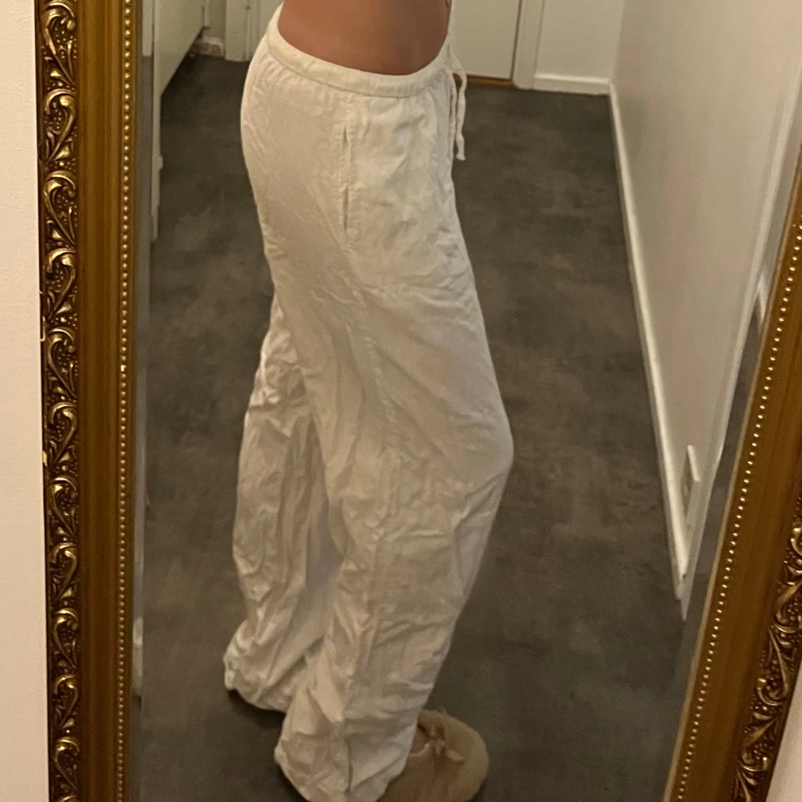 Vita linnebyxor från BikBok - 1