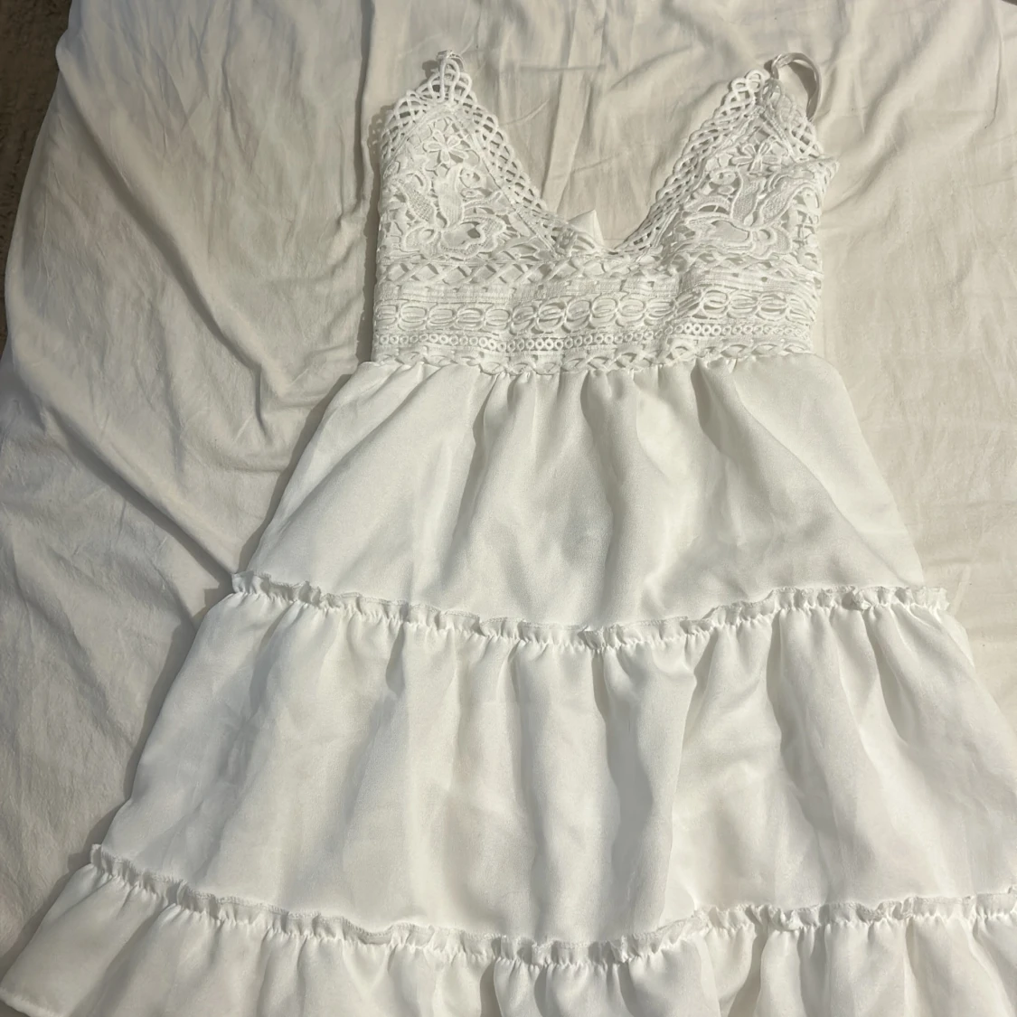 Vit spetsklänning från Designbyamor XS