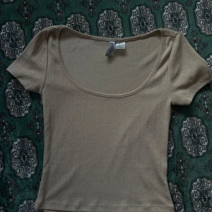 Beige ribbad topp - Typ helt oanvänd💕