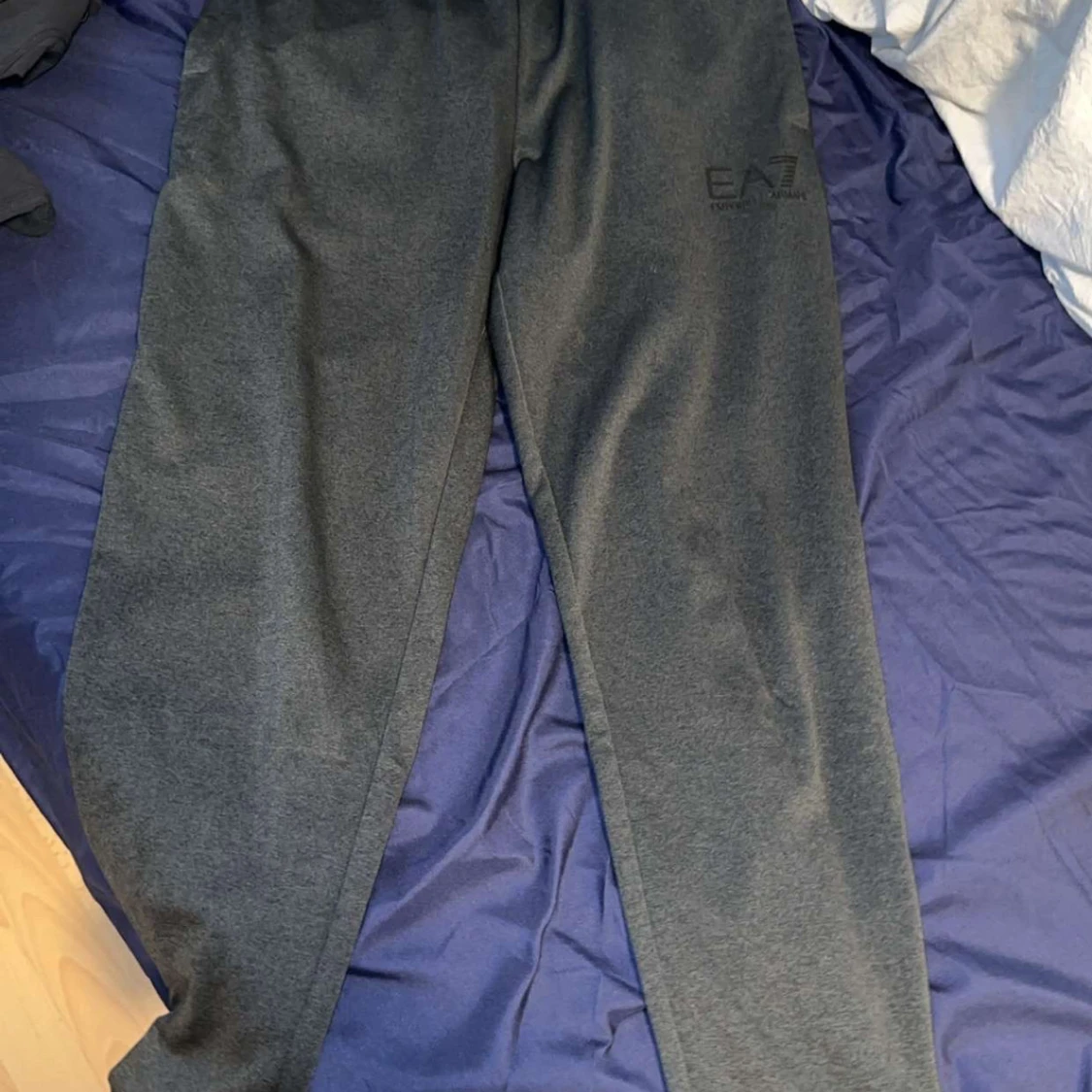 Grå hoodiejacka från EA7 Emporio Armani - 1