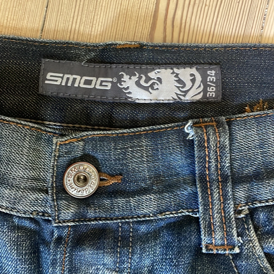 Blå bootcut jeans från SMOG - 2