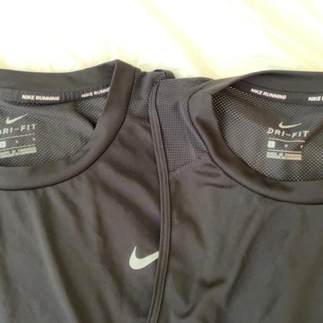 2 runningshirts från Nike - 1